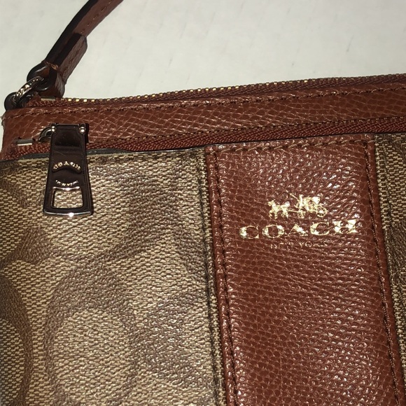 Coach Wallet Wrislet - Picture 11 of 13